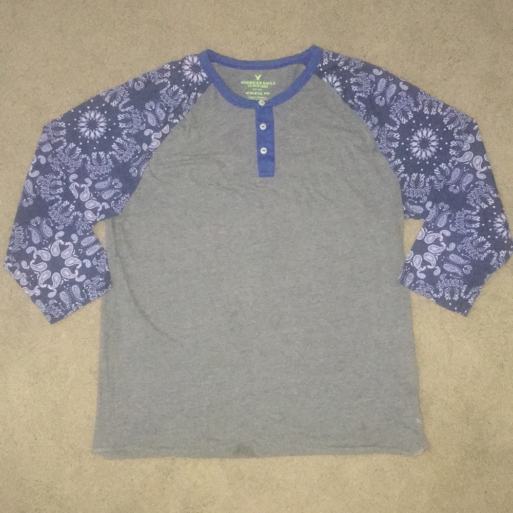 American Eagle Athletic Fit Baseball Shirt Paisley